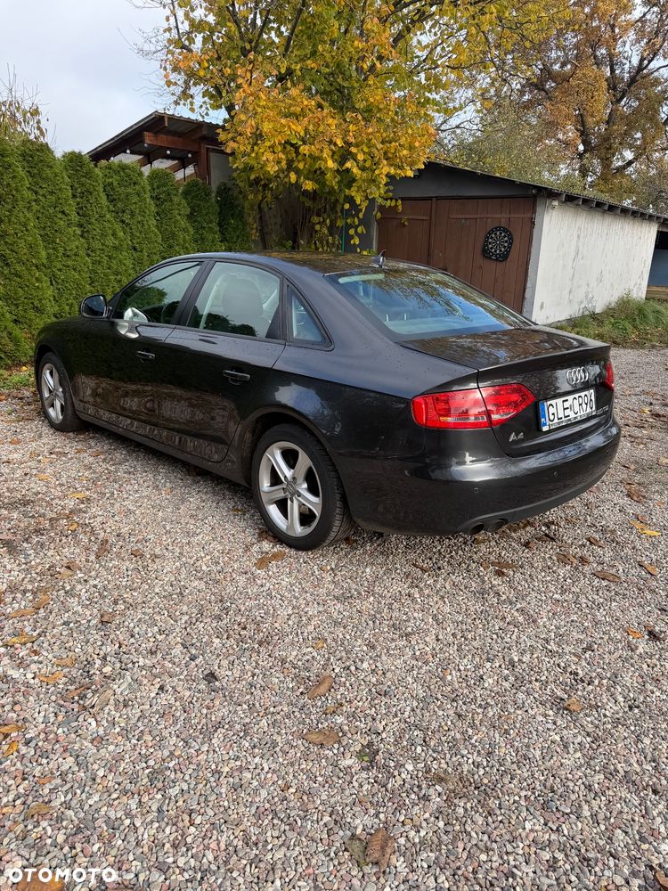 Audi A4 Limousine - 8