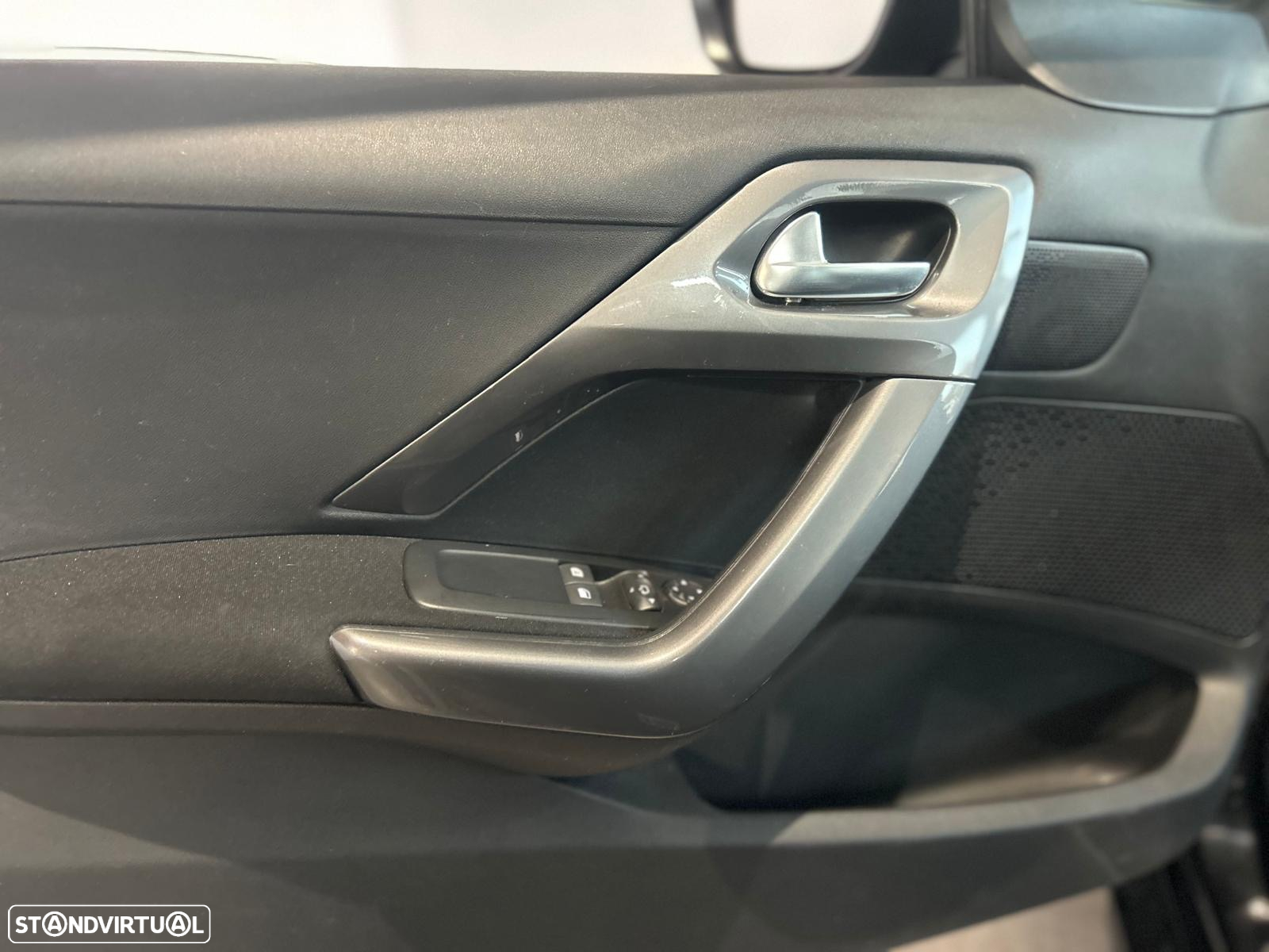 Peugeot 2008 1.5 BlueHDi Style - 27