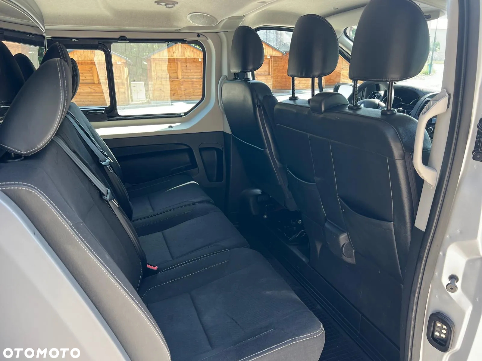 Renault Trafic L2H1 / 2.0 DCI / Brygadówka / 6 osób / - 28