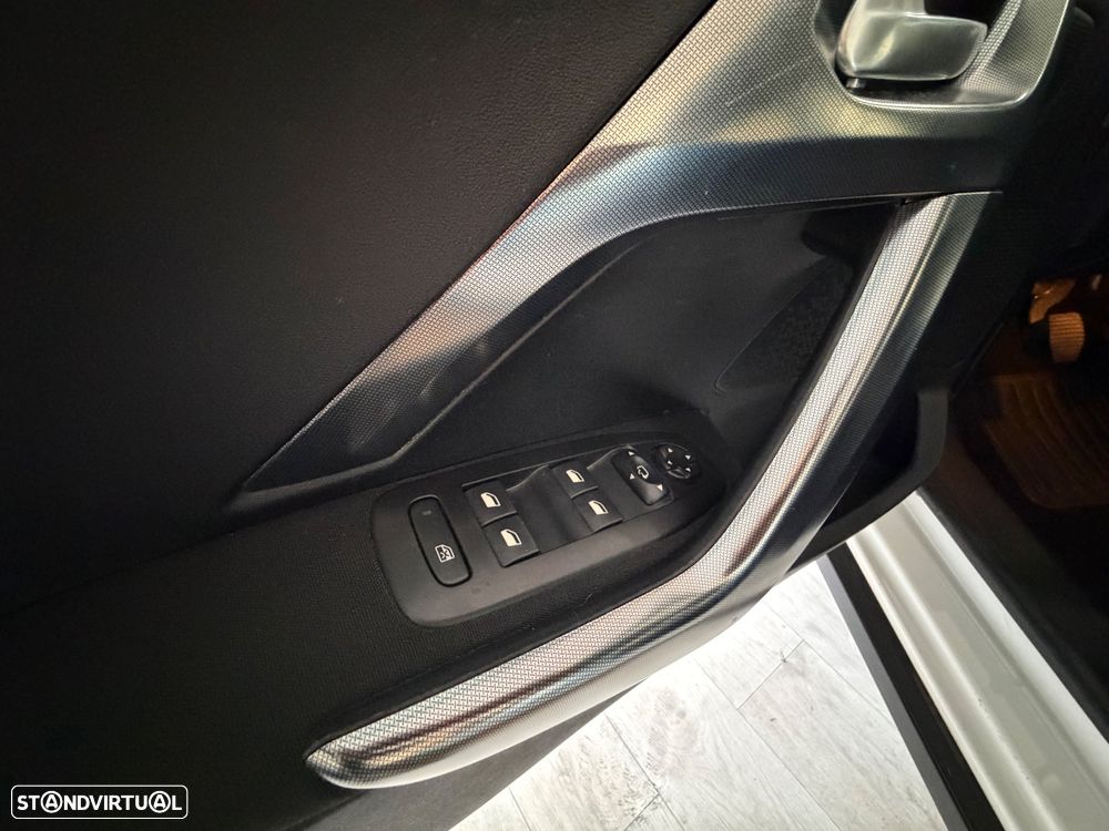 Peugeot 2008 PureTech 130 GPF Stop&Start Allure - 12