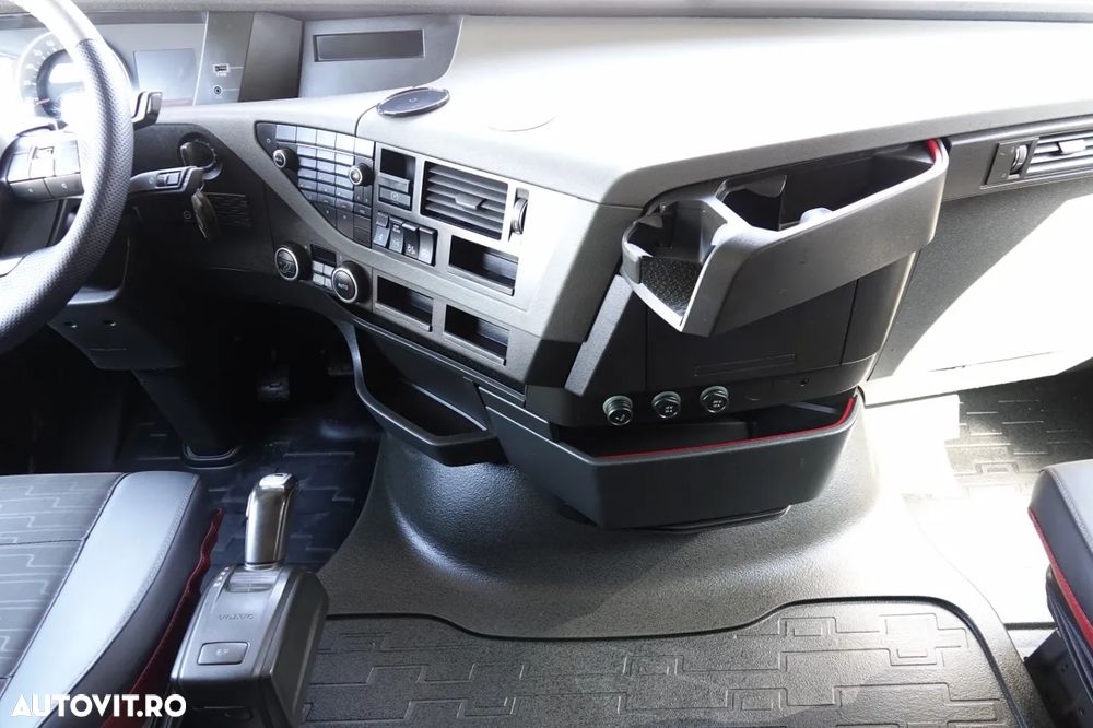 Volvo FH 500 / CABINĂ JOSĂ / I-SHIFT / - 31
