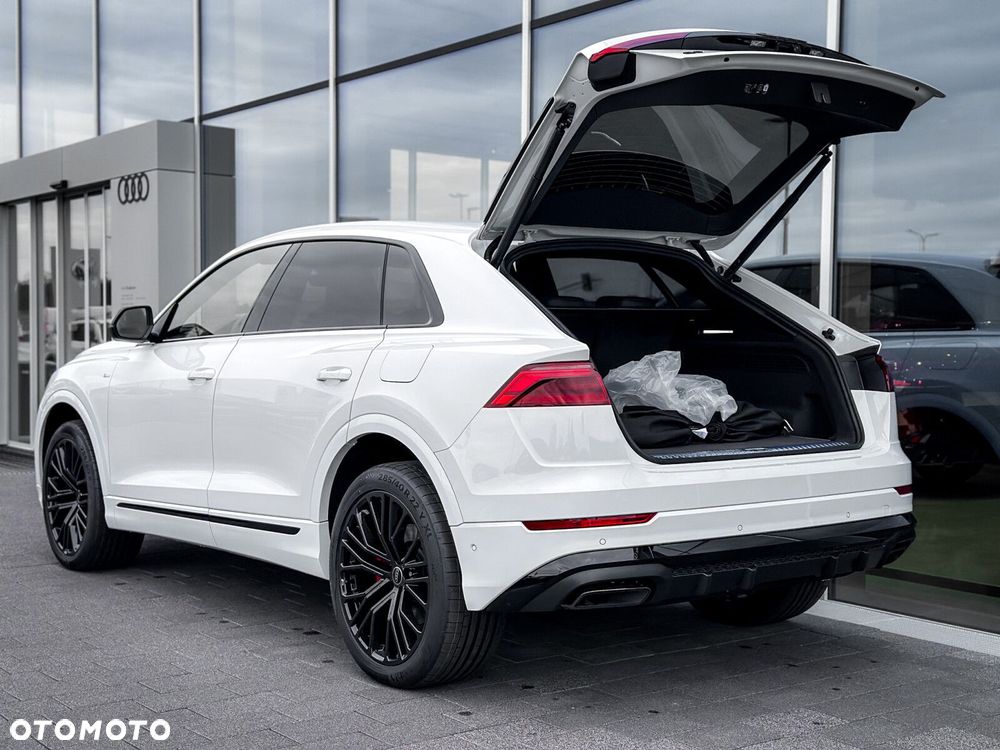 Audi Q8 - 8