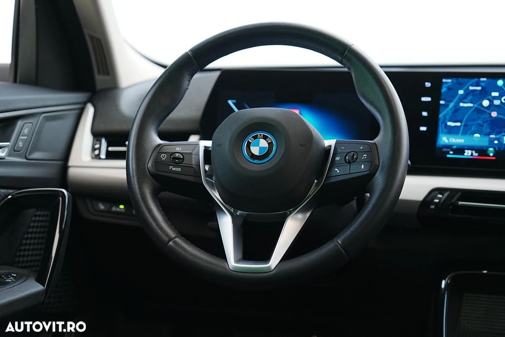BMW iX2 - 17