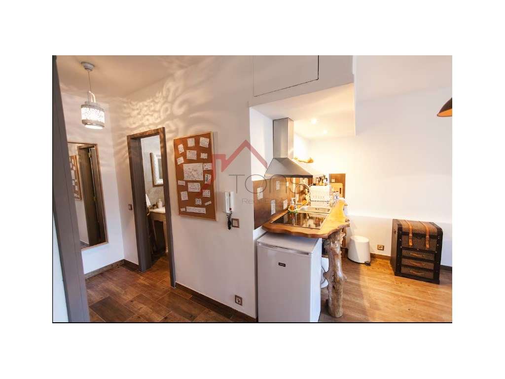 ApartamentoT1, situado no 8.º piso do prestigiado Edifício Portugal... - Grande imagem: 5/24