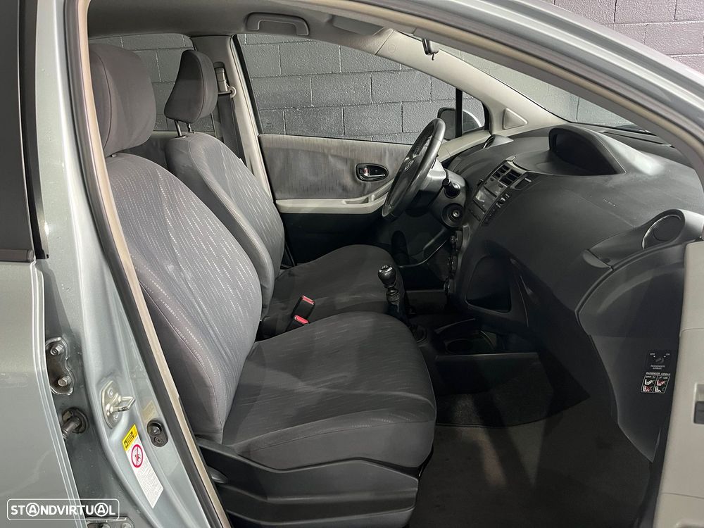 Toyota Yaris 1.4 D-4D AC - 12