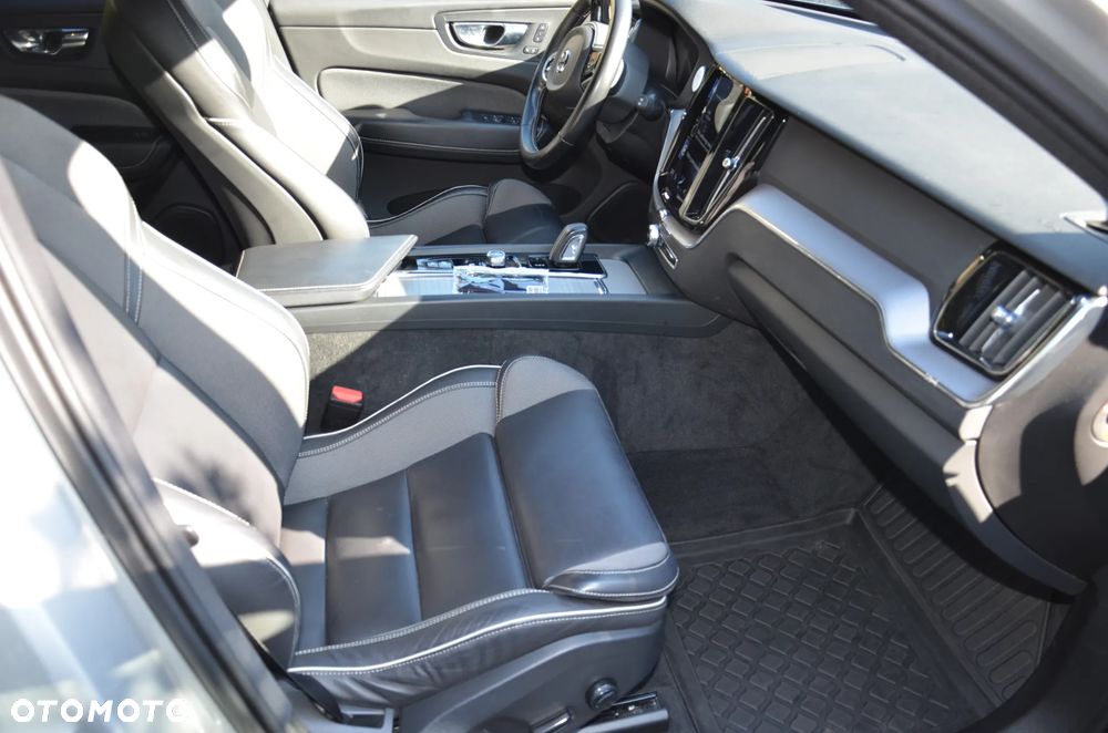 Volvo XC 60 D4 R-Design - 20