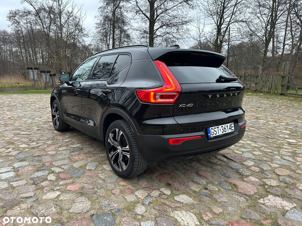 Volvo XC 40 B5 B AWD Geartronic RDesign - 4