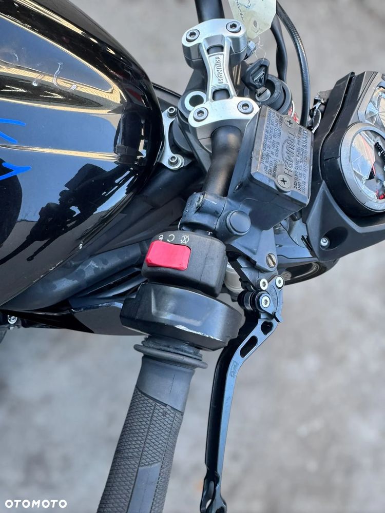 Triumph Street Triple - 7