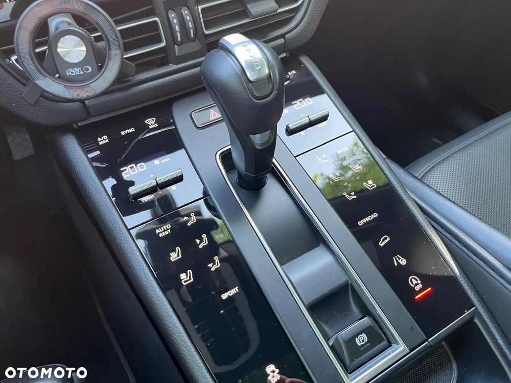Porsche Macan Standard - 21