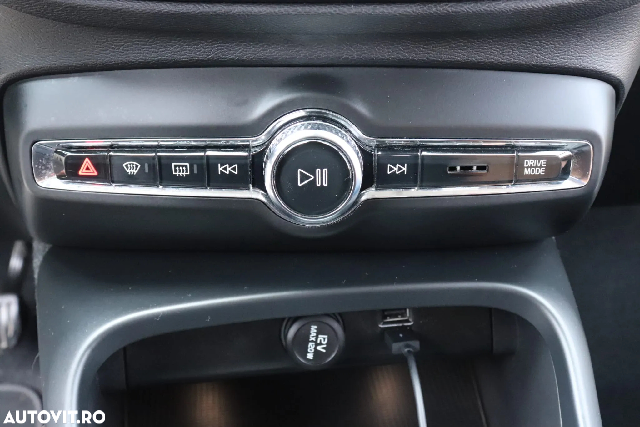 Volvo XC 40 D3 AWD Momentum - 29