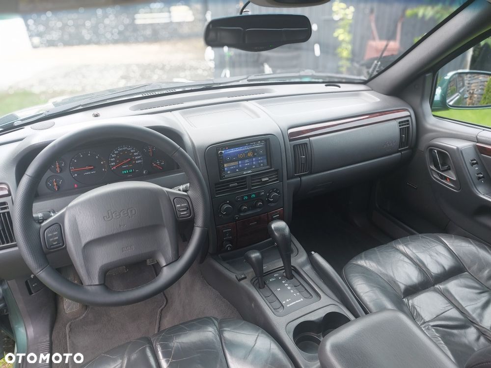 Jeep Grand Cherokee - 8