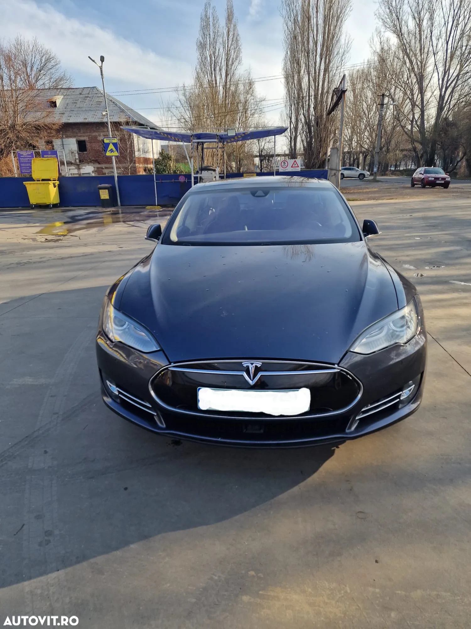 Tesla Model S Standard - 10