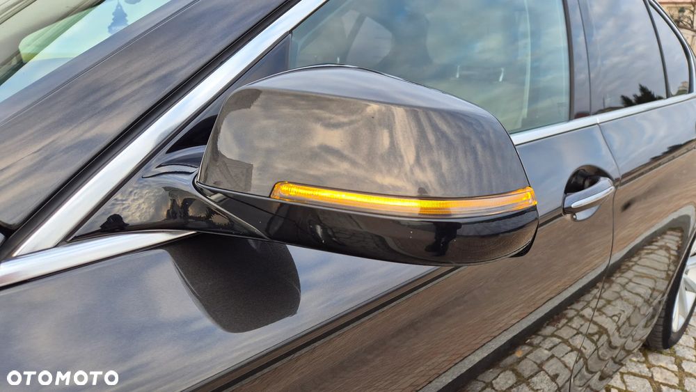 BMW Seria 5 520d Luxury Line - 36