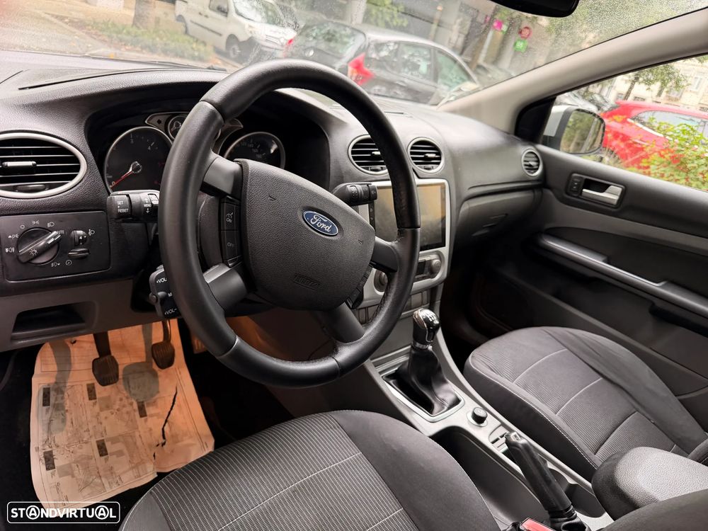 Ford Focus SW 1.6 TDCi Ghia - 11