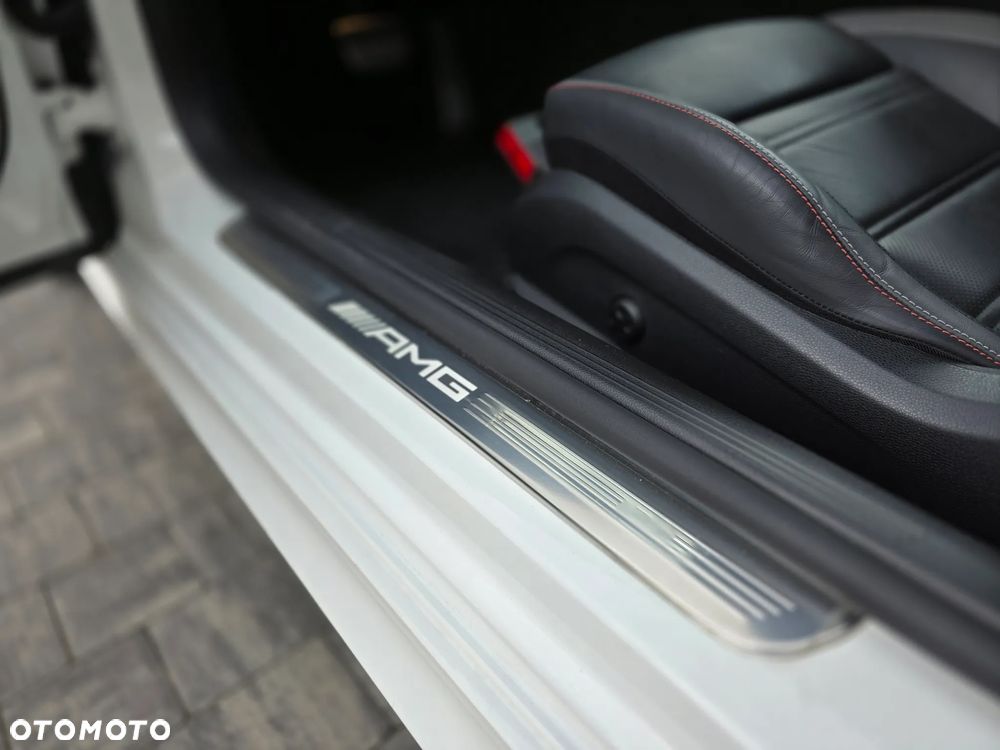 Mercedes-Benz Klasa E AMG 53 4-Matic+ - 27
