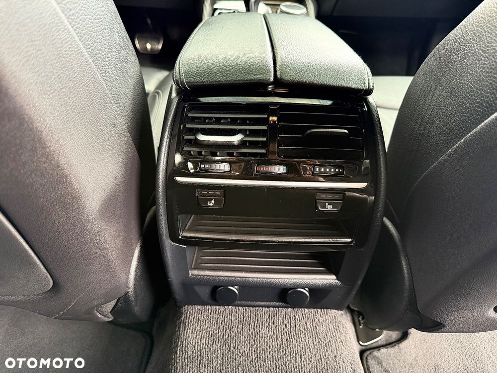 BMW Seria 5 530i M Sport sport - 24