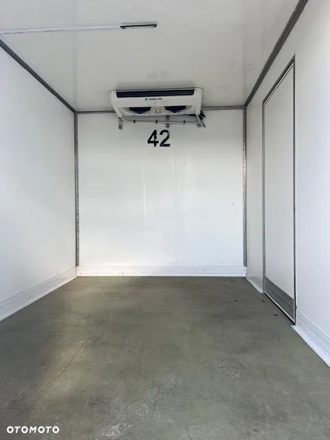 Mercedes-Benz Sprinter - 4