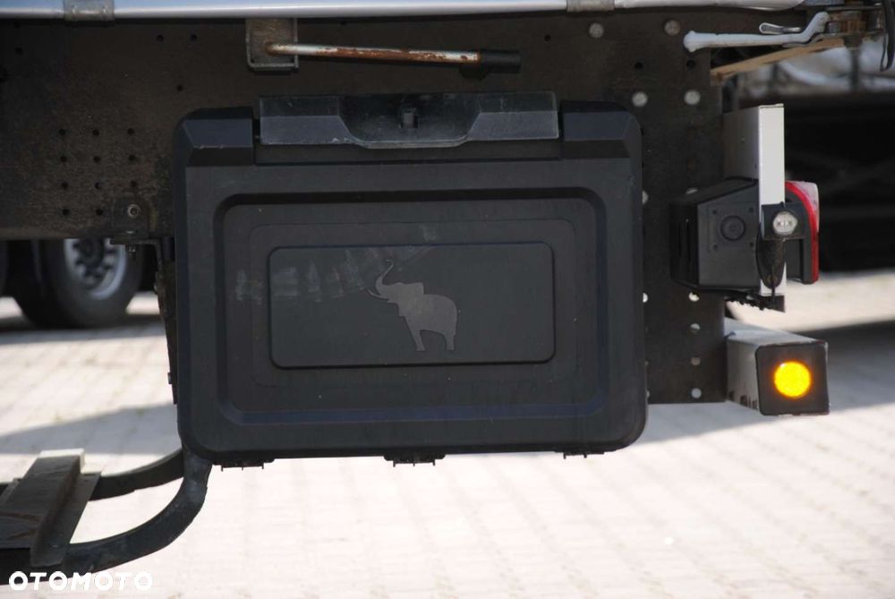 Schmitz Cargobull SCS kurtyna, podnoszona oś - 12