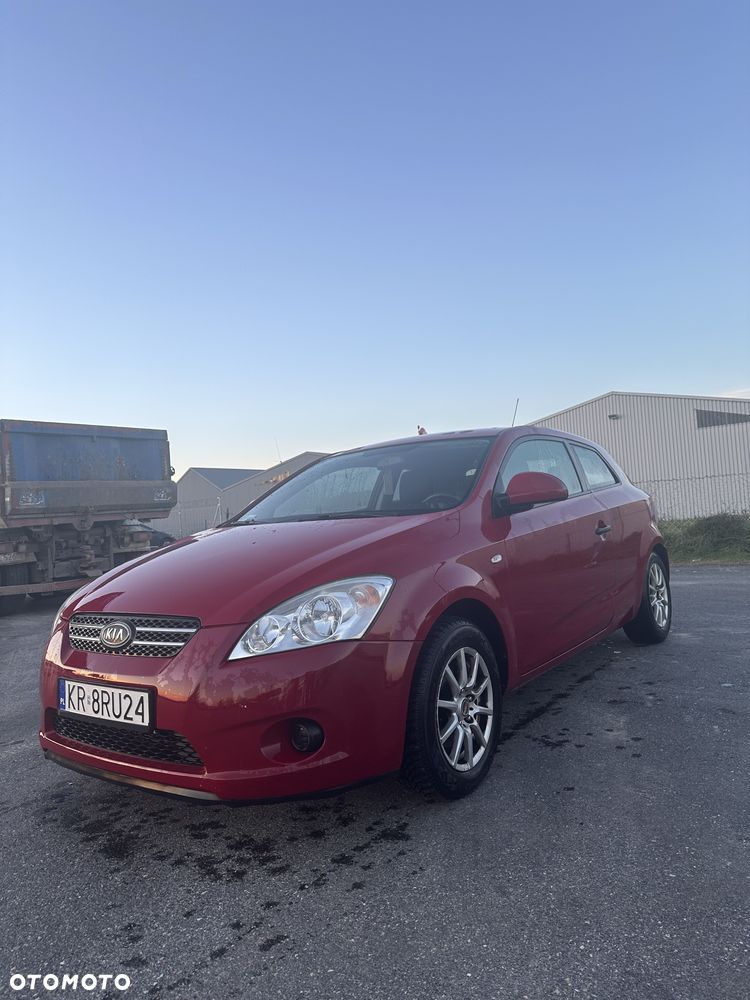Kia Ceed - 1