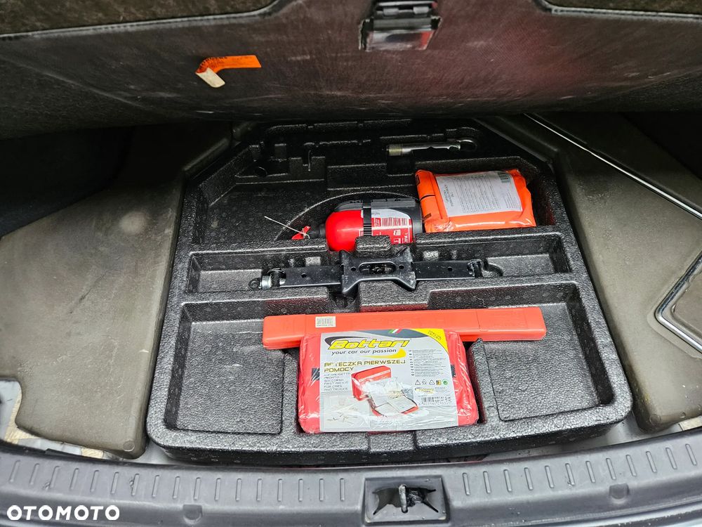 Toyota Avensis 1.8 Premium EU5 MS - 31