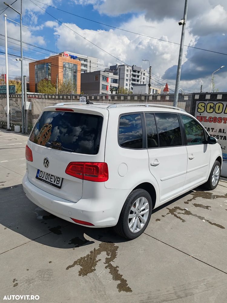 Volkswagen Touran 2.0 TDI DSG Comfortline - 8