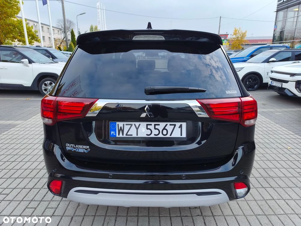 Mitsubishi Outlander 2.4 4WD - 5