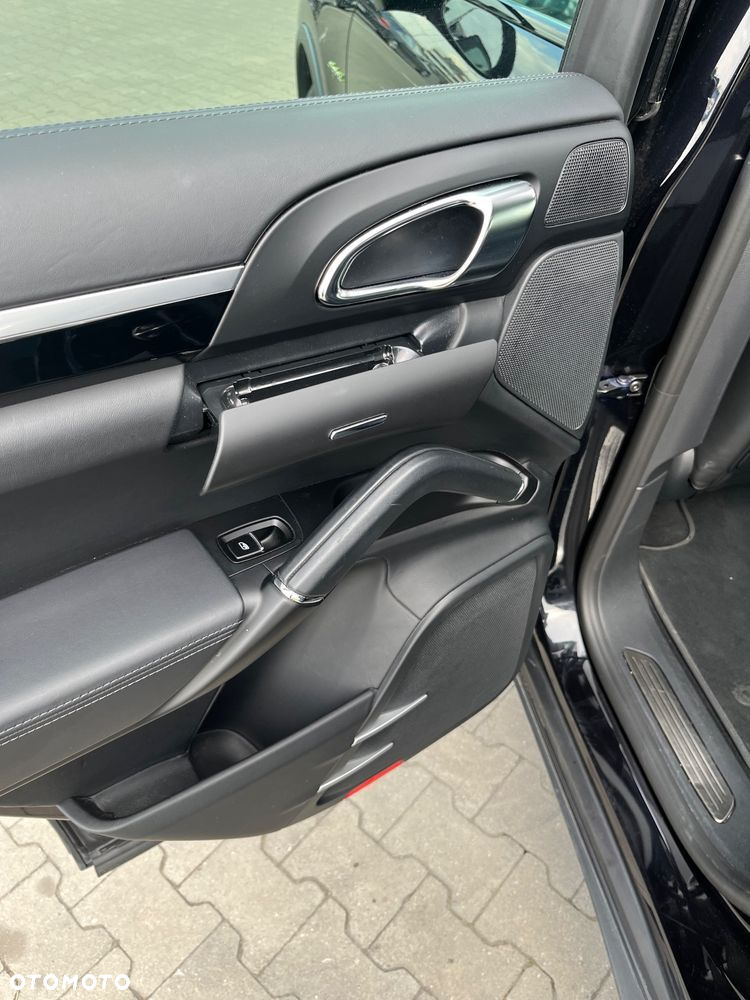 Porsche Cayenne Tiptronic S - 30