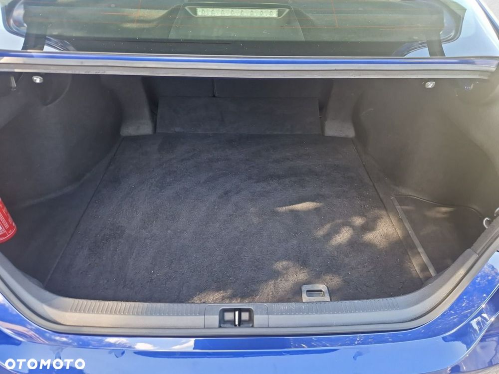 Toyota Camry - 25