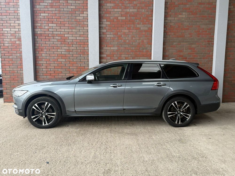 Volvo V90 Cross Country - 6
