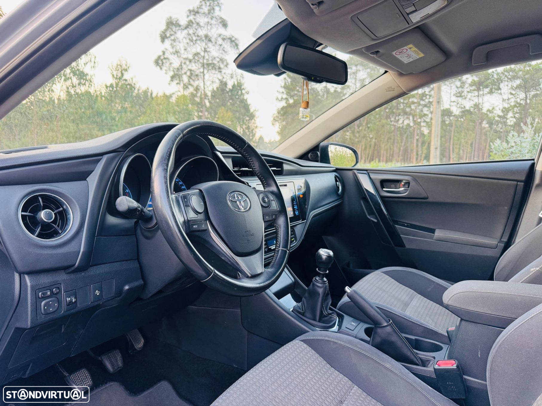 Toyota Auris Touring Sports - 20