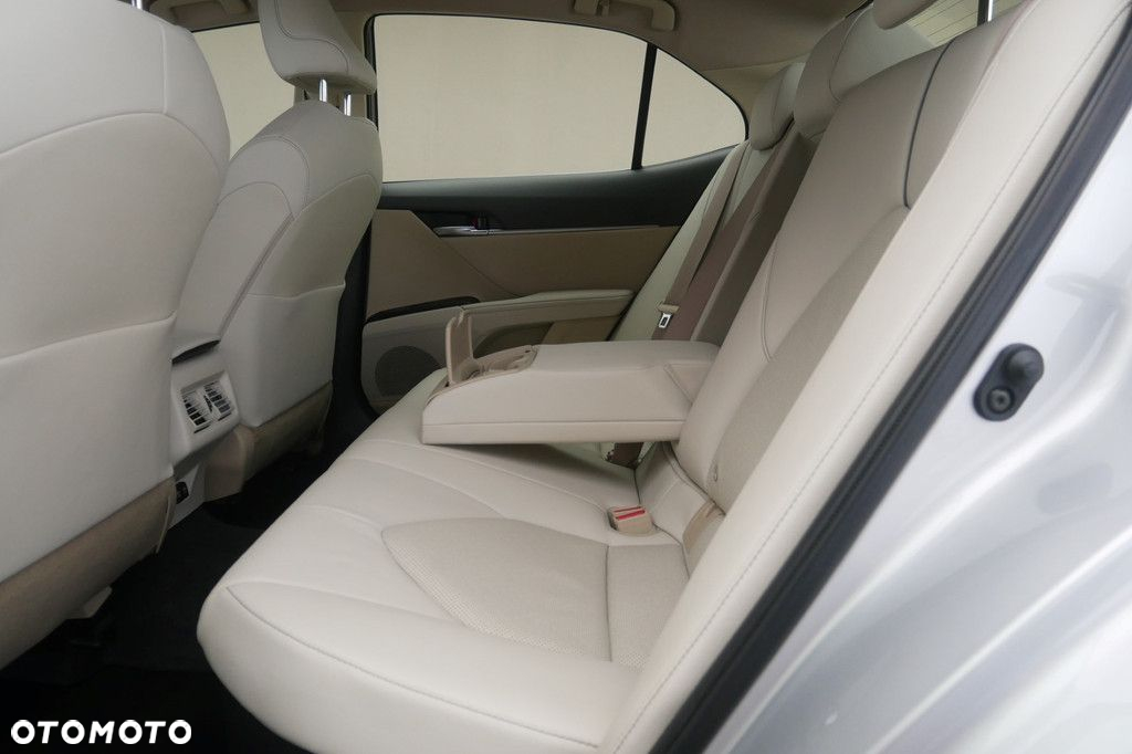 Toyota Camry - 15