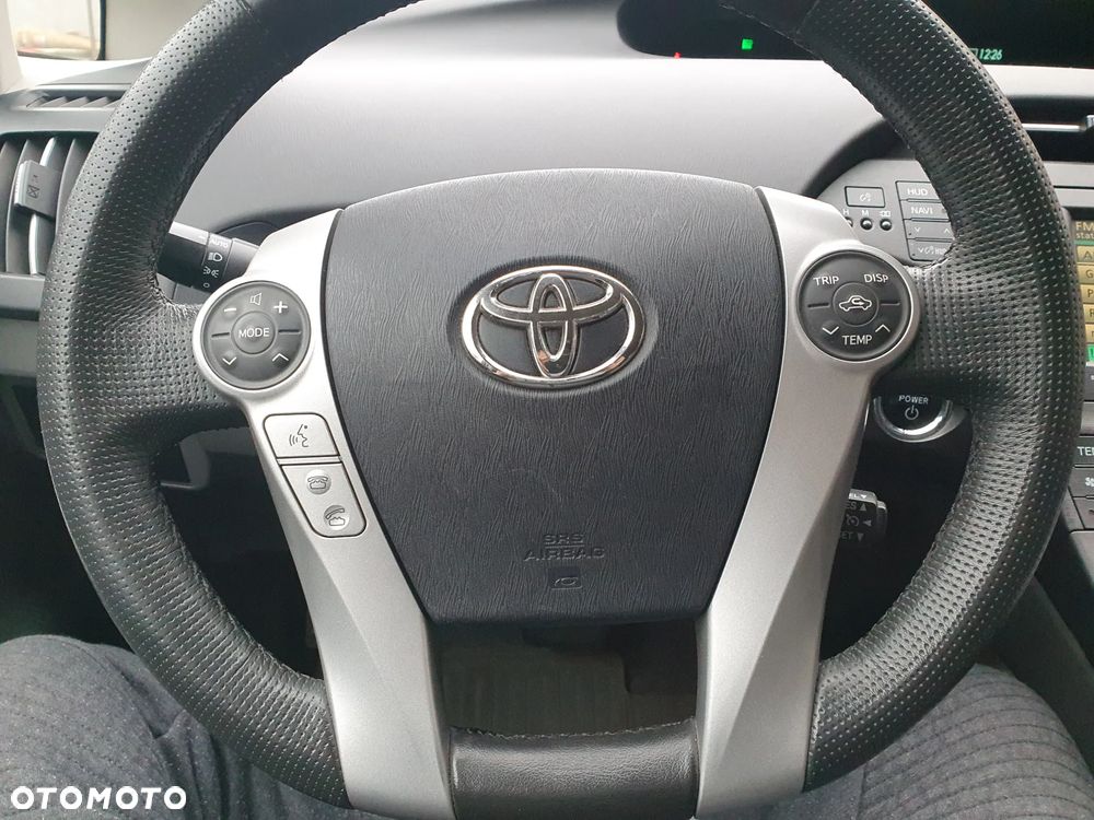 Toyota Prius (Hybrid) - 14
