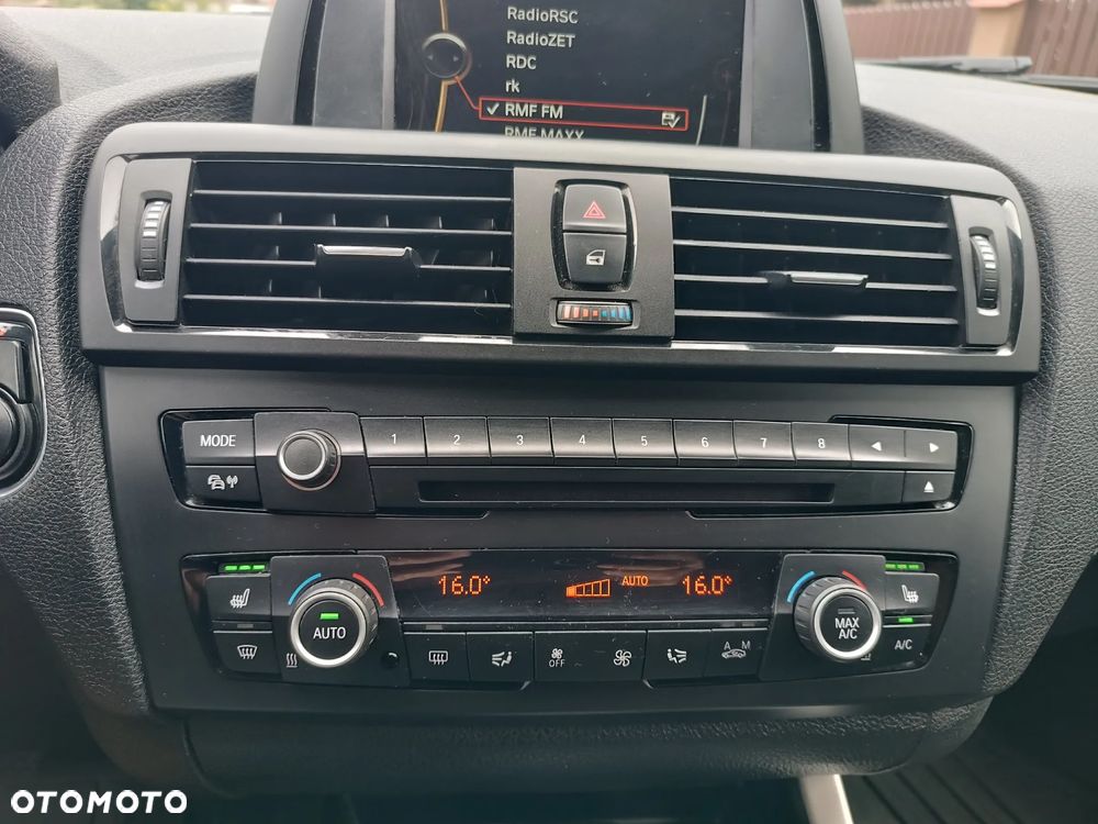 BMW Seria 1 116d Sport Line - 12