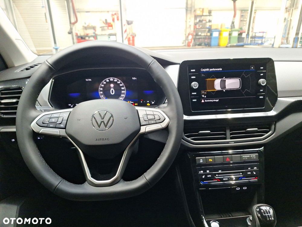 Volkswagen T-Cross - 13