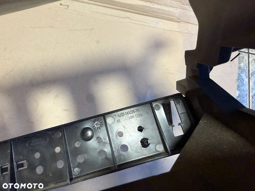 Ramka radia panelu GJ32-04326-A Range Rover Evoque L538 2017 OE - 2