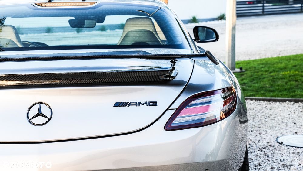 Mercedes-Benz SLS - 22