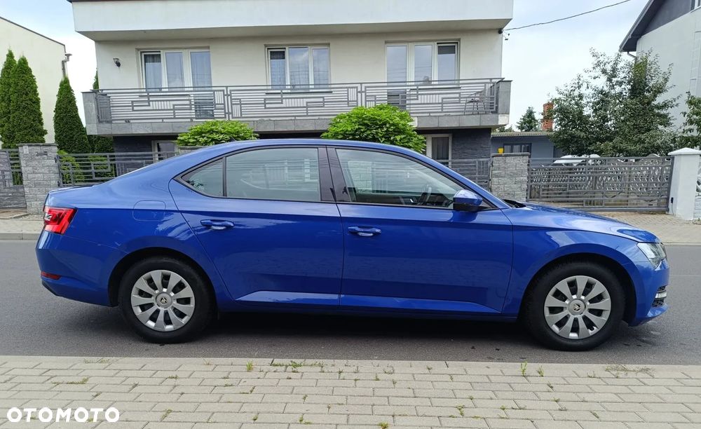 Skoda Superb 2.0 TDI Ambition - 11