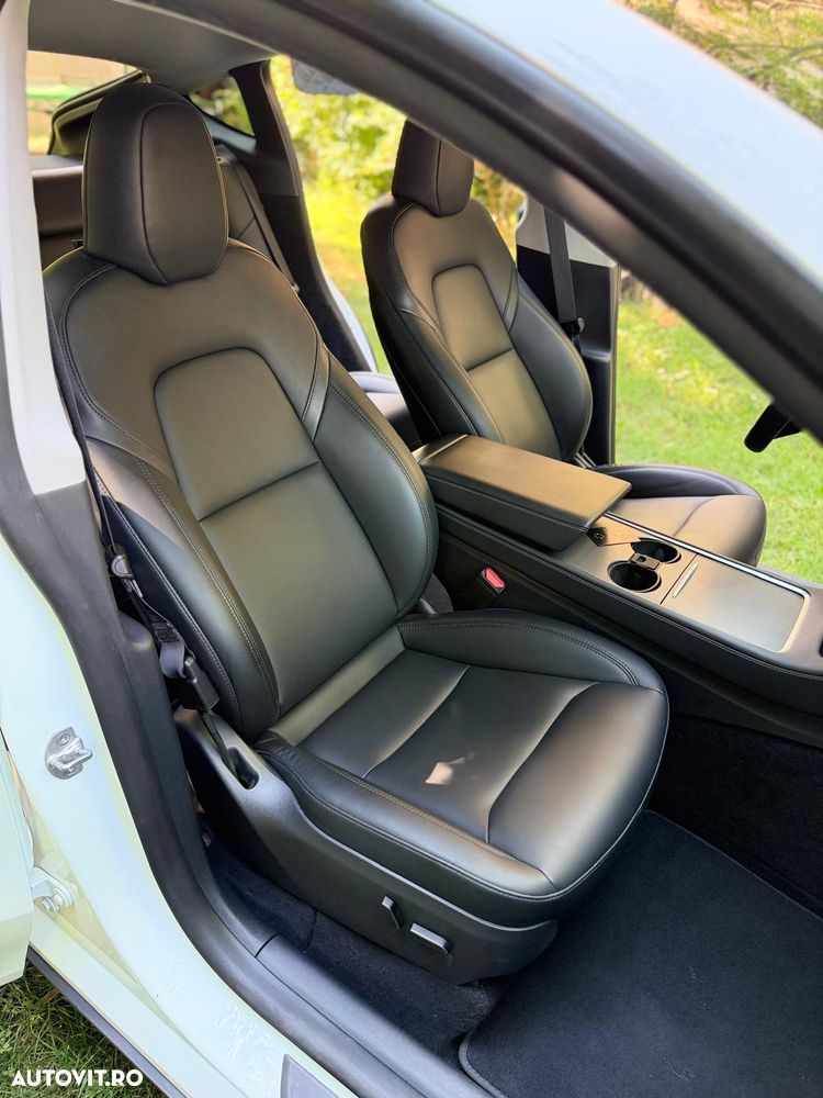 Tesla Model Y - 9