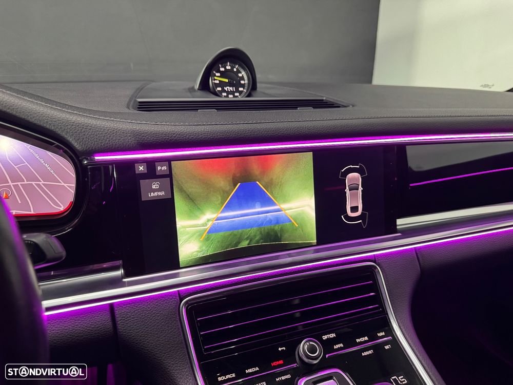 Porsche Panamera 4 E-Hybrid - 12