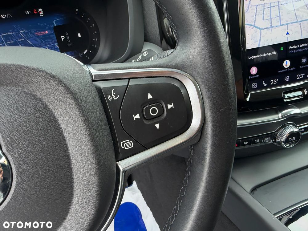 Volvo XC 60 B4 B Momentum Pro - 23