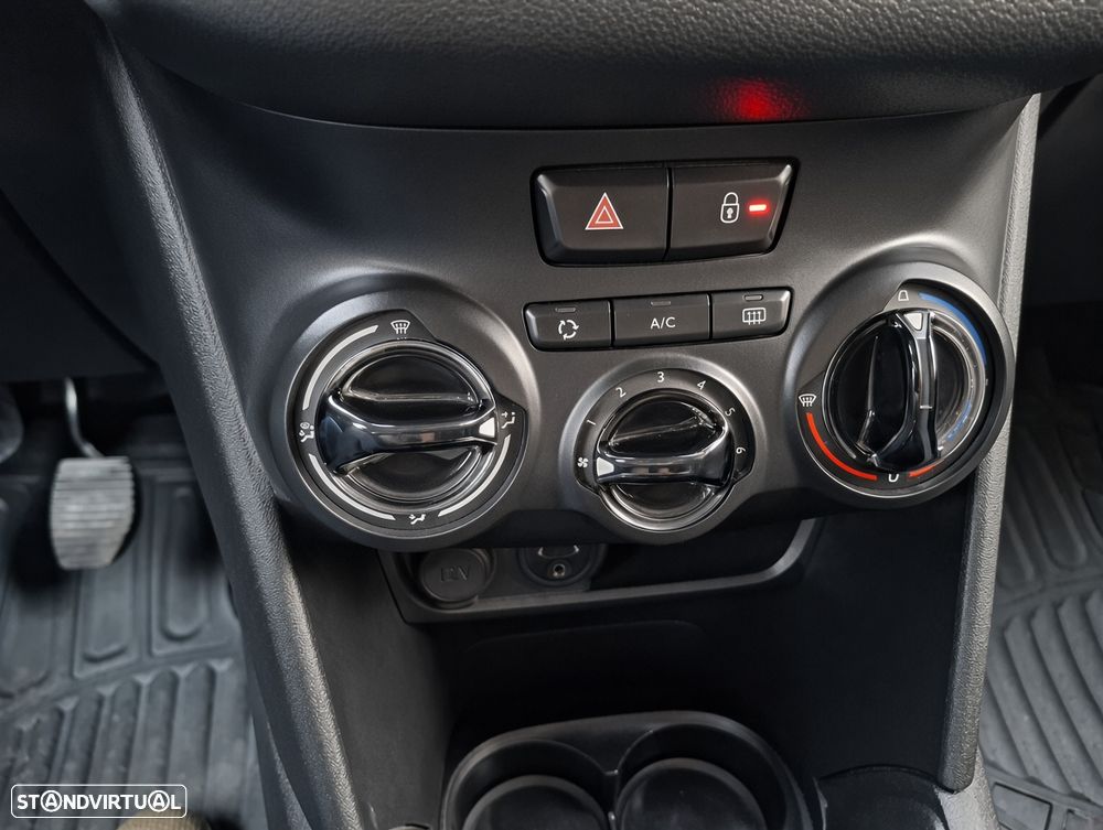 Peugeot 208 1.2 VTi SE Style - 17