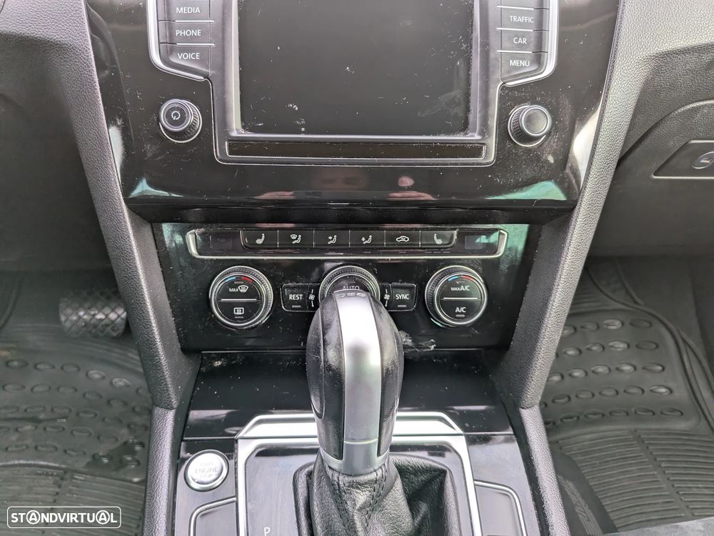 VW Passat Variant 2.0 TDi Highline DSG - 17