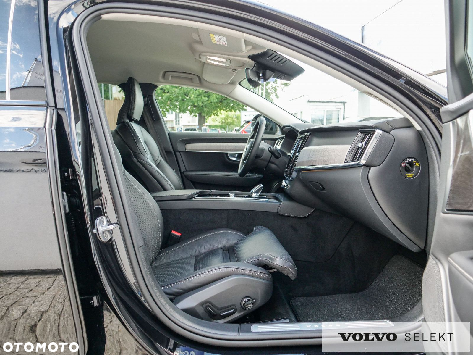 Volvo V90 Cross Country - 33