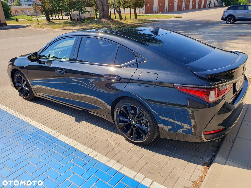 Lexus ES 300h F Sport Edition - 6