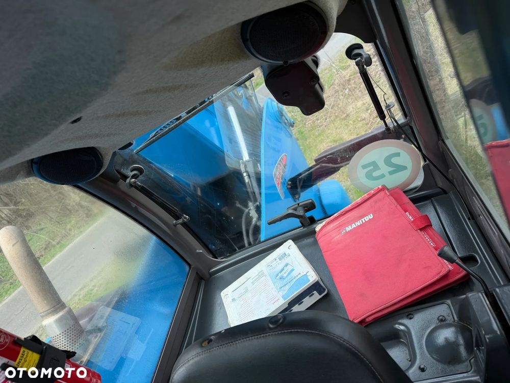 Manitou MT1840. Ładowarka Teleskopowa 18 metrów wysuw! UDŹWIG 4 TONY! Przebieg 2600 mtg. jak Nowa z SALONU. 2016 rok. z Norwegii z Gospodarstwa rolnego! Silnik PERKINS Turbo 110 km. Aktualne Serwisy w Dekra. Nowy Model sterowane wszystko z 1 dżojstika. Ani deka luzów czy wycieku. OKAZJA! Jazda REWERS + 4 biegi. Skręt 3 tryby. Wyjście Hydrauliczne pod przyczepę i oświetlenie, Poziomowanie ośi stabilizatory! Wyjścia Hydrauliczne na maszt! Okazja - 32