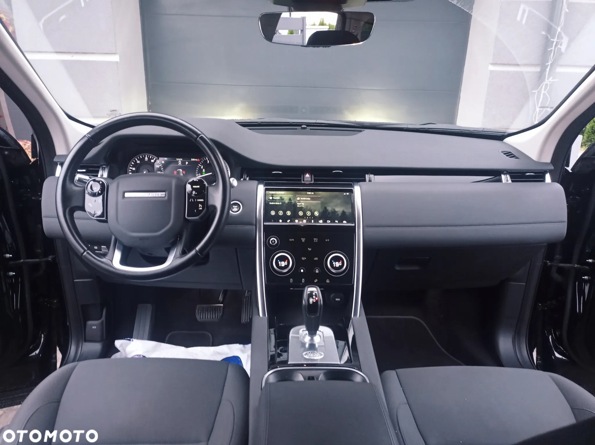 Land Rover Discovery Sport - 24