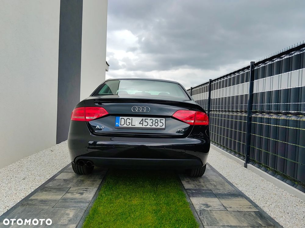 Audi A4 Limousine - 5