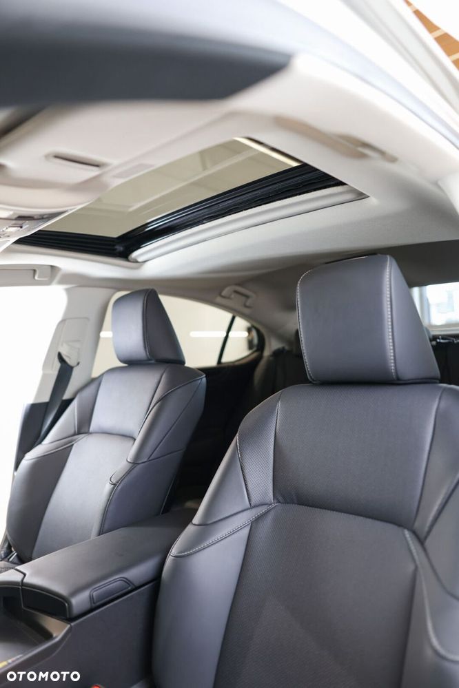 Lexus ES 300h Business Edition - 14