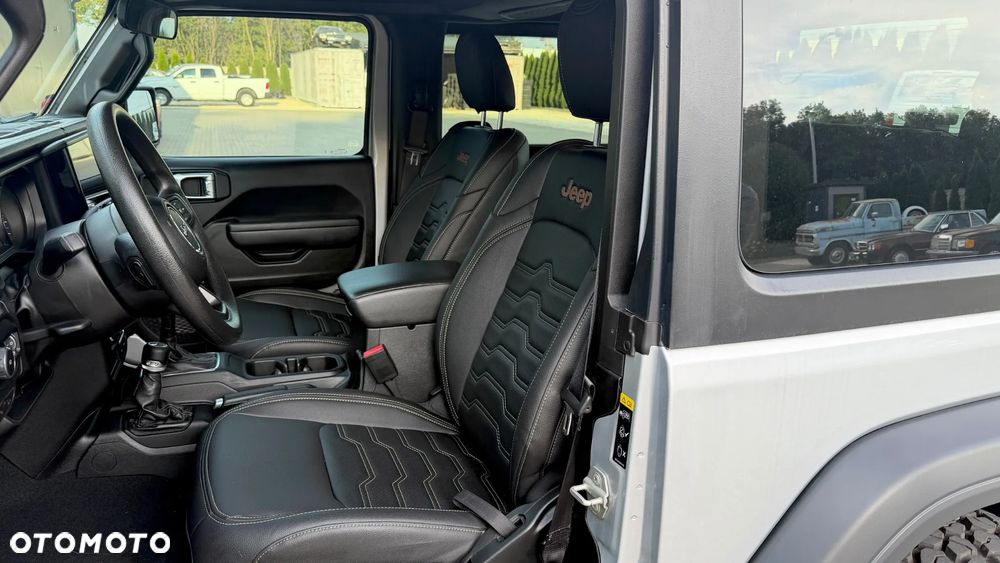 Jeep Wrangler - 22