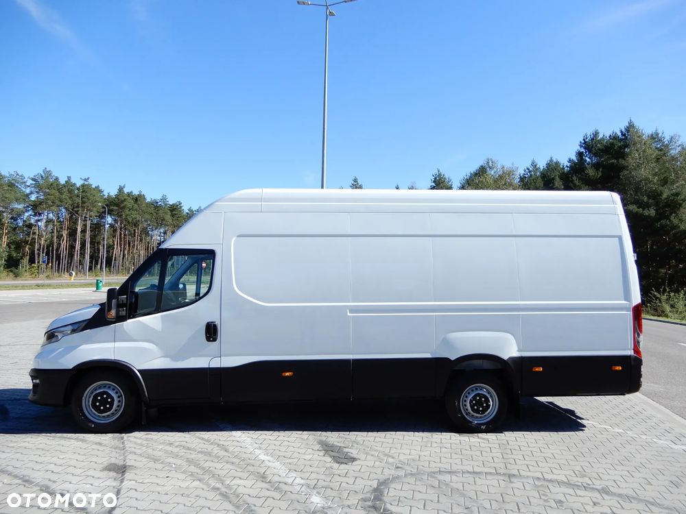 Iveco Daily 35S18 3.0 HPI 180 KM POWER Furgon Blaszak XXL 4.70 CM MAXI LONG Wysokość H3 2150 mm WZMACNIANE ZAWIESZENIE 1024 Kg Ładowność HAK 3500 Kg 50 Tys Km ASO Serwis Stan NOWY UNIKAT OKAZJA - 6